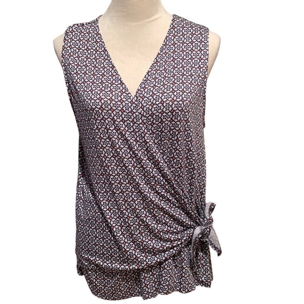 LOFT OUTLET. Gray, Coral, black wrap top. Sleeveless V-Neck. Cute flower…